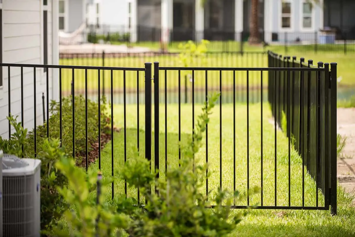 7 Sensational Benefits of Aluminum Fencing