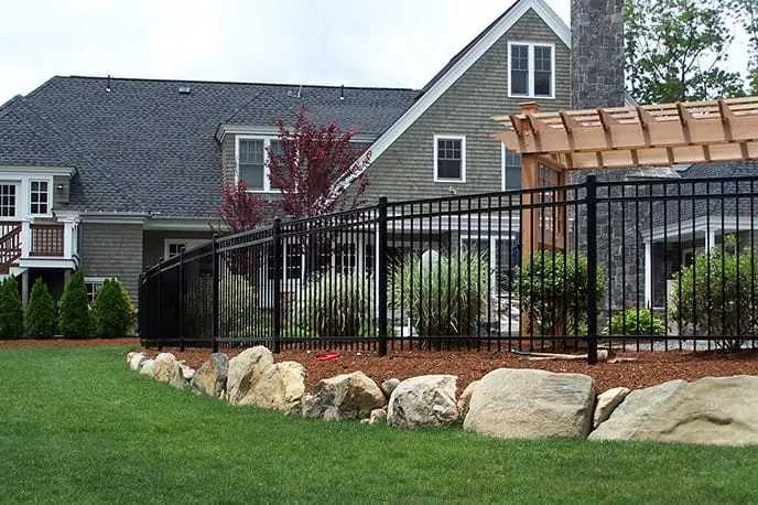 How to Save Money When You Hire a Gainesville Fence Company