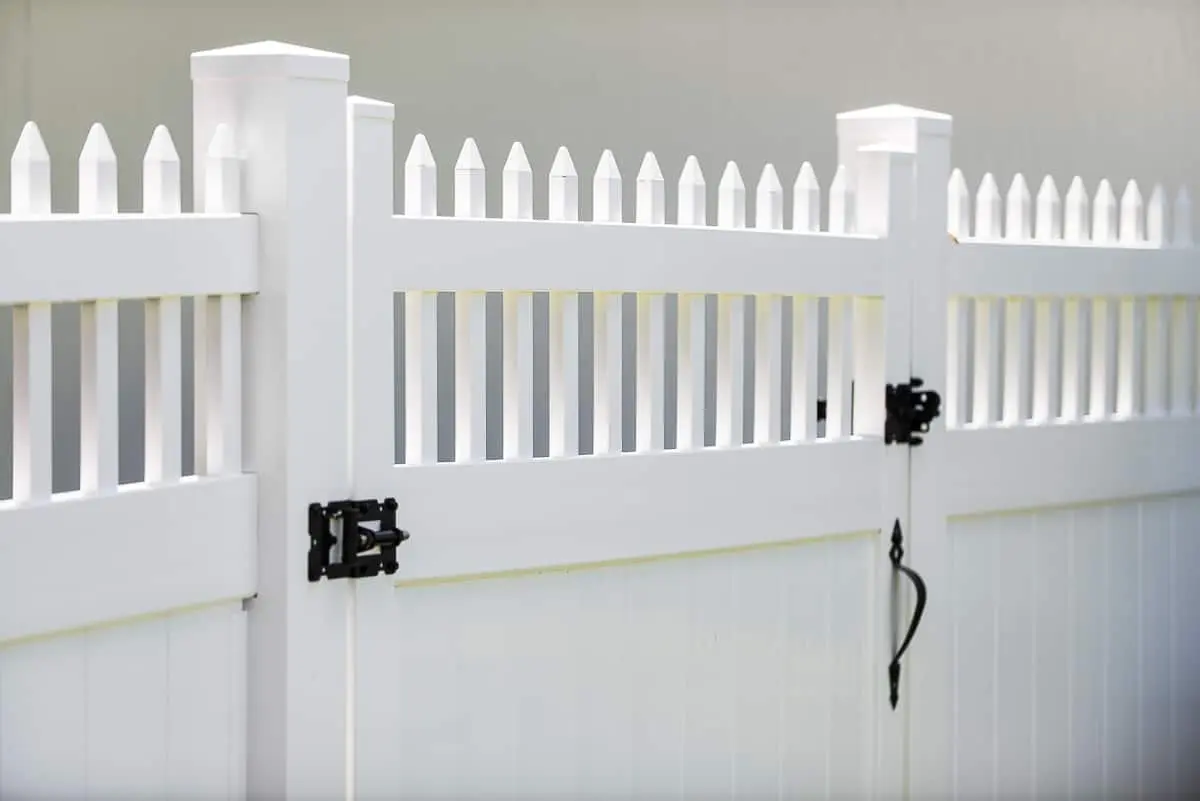 Athens Fence Builders White Vinyl Privacy Fence and Gate
