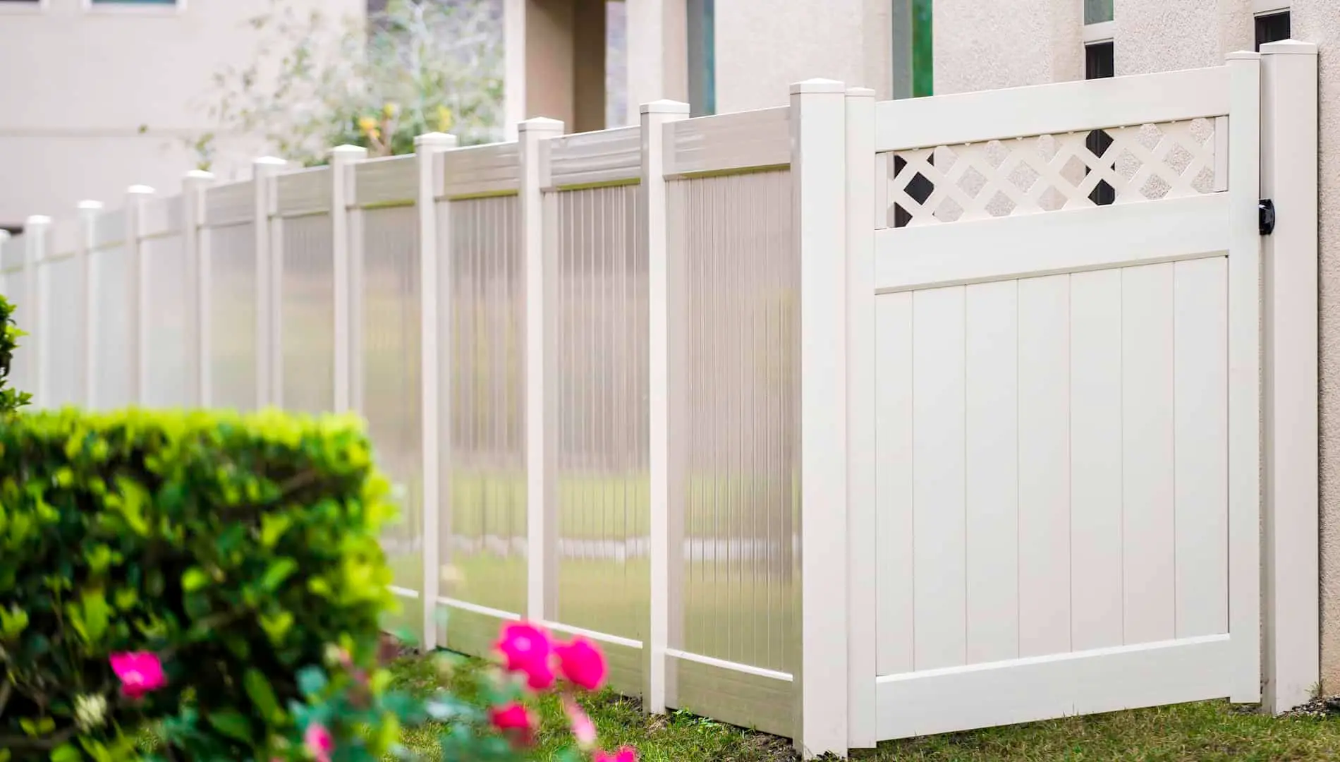 White Vinyl Privacy Fence - Delaware Valley Fence Companies