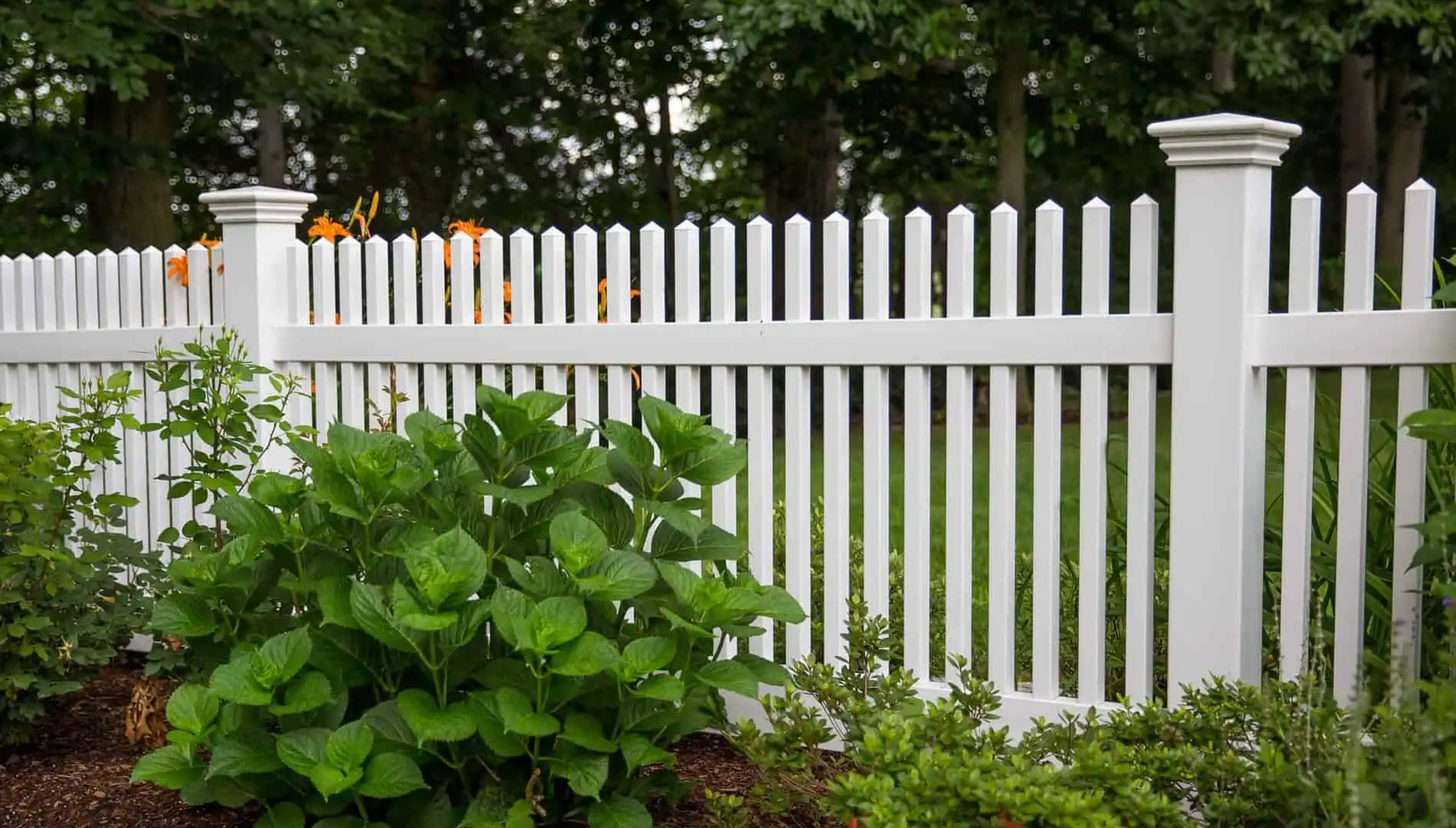 The Top St. Charles Fence Builder – Superior Fence & Rail of St. Louis