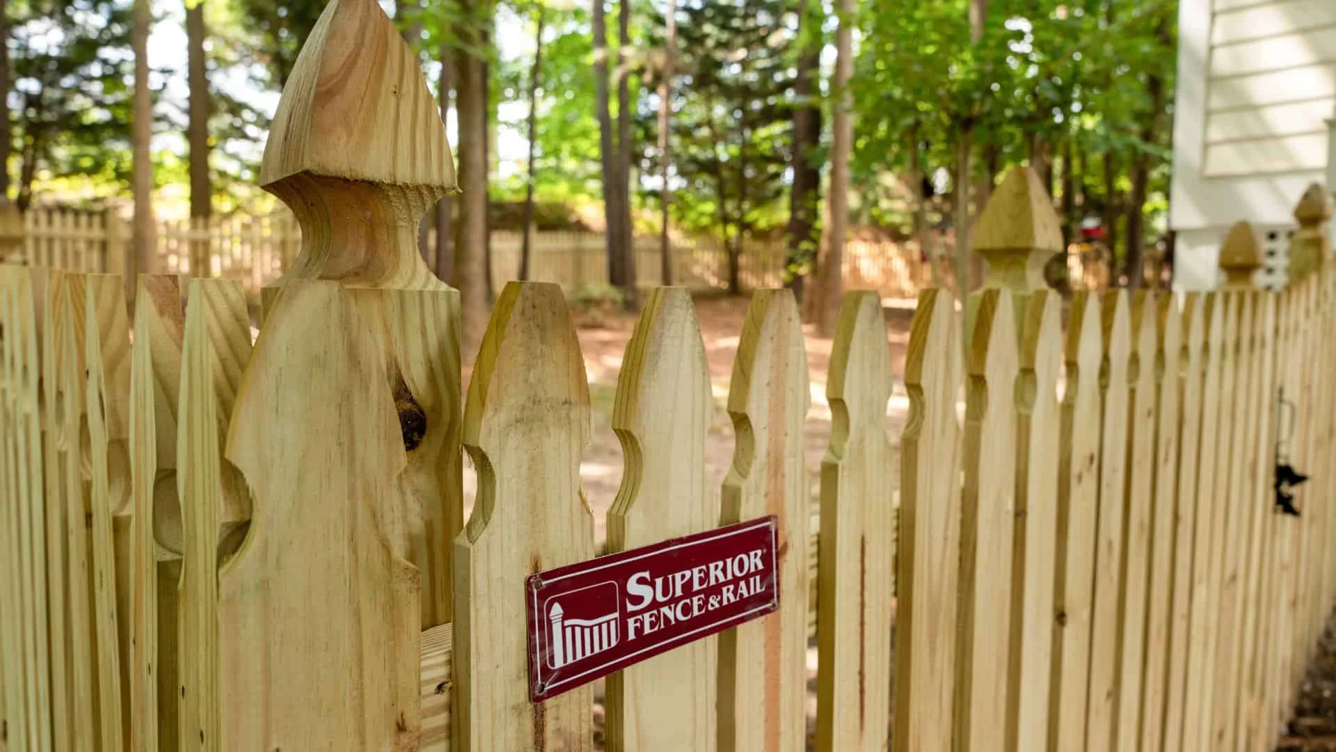 life expectancy of a wood fence