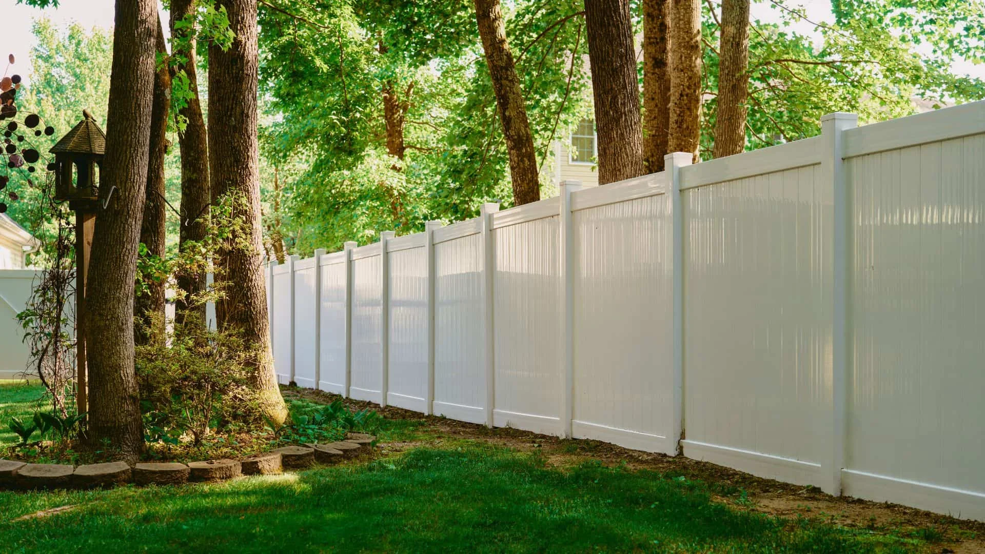 Here’s How to Clean Vinyl Fence for Your Columbus Home or Business