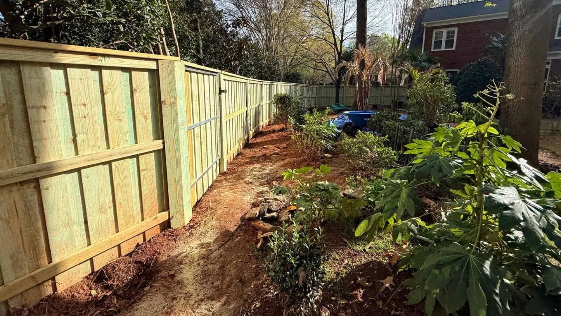 Orlando Homeowners Looking For A Premium Shadow Box Fence Recommend Superior Fence & Rail
