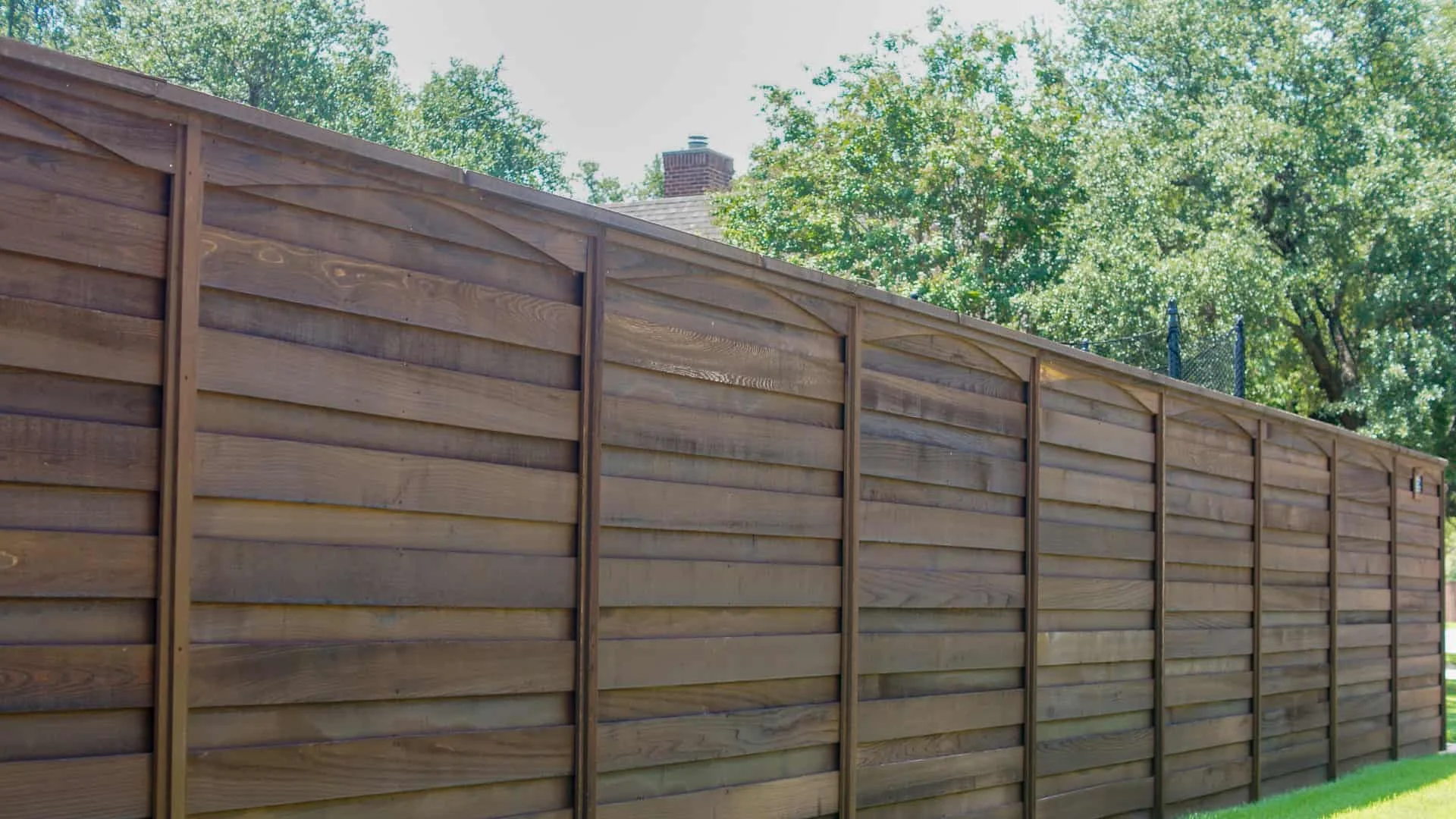 Transform Your Southwest Houston Property with Stylish Horizontal Fence Ideas