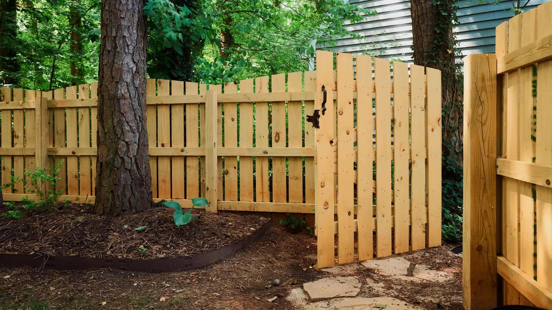 fence companies near me that can add curb appeal