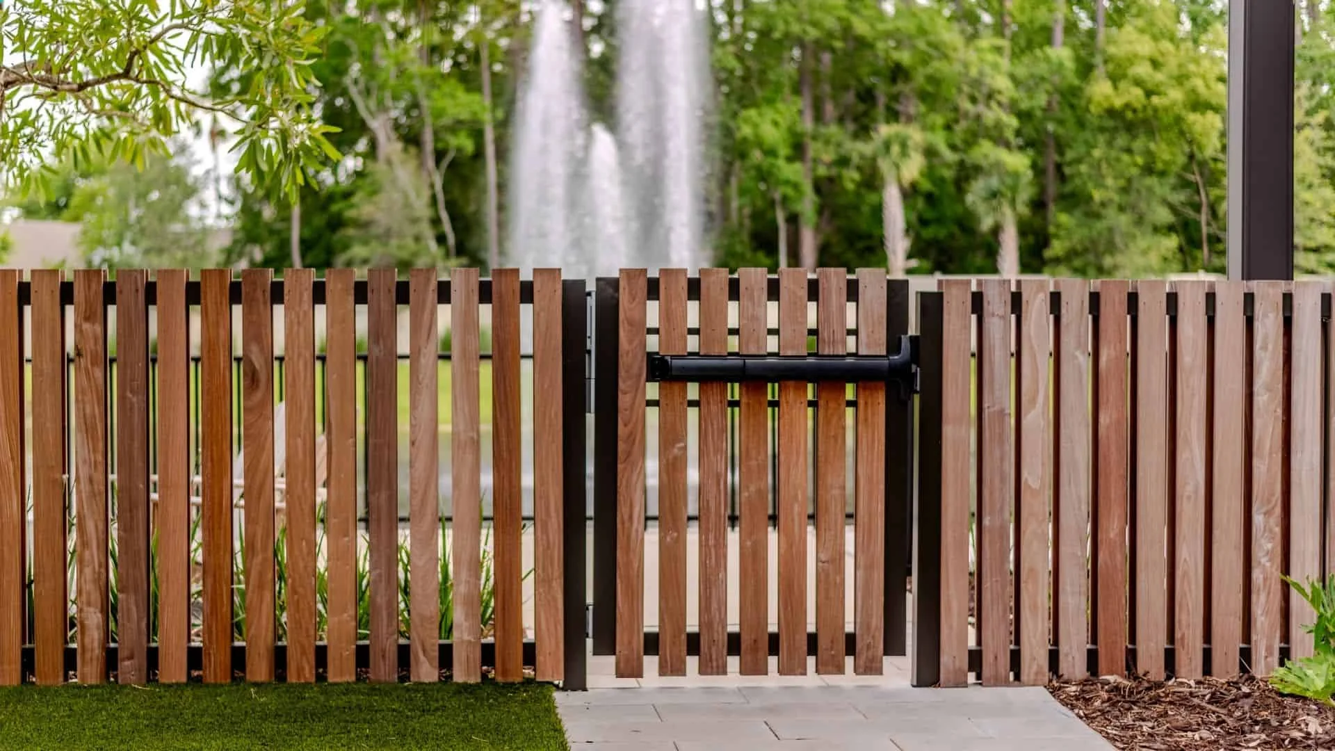 How to Find the Best Wood Fence Contractors Near Me and Get Free Quotes Fast