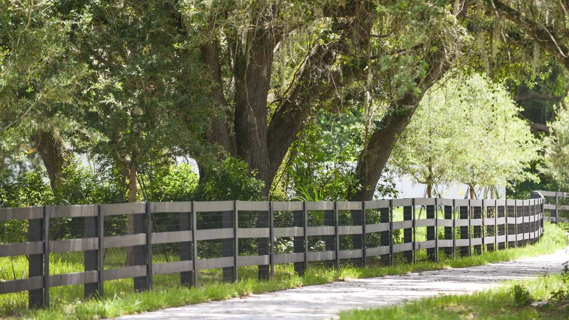 Post and Rail Fence Near Me: Add Beauty & Boundaries to Your Greenville, NC, Property