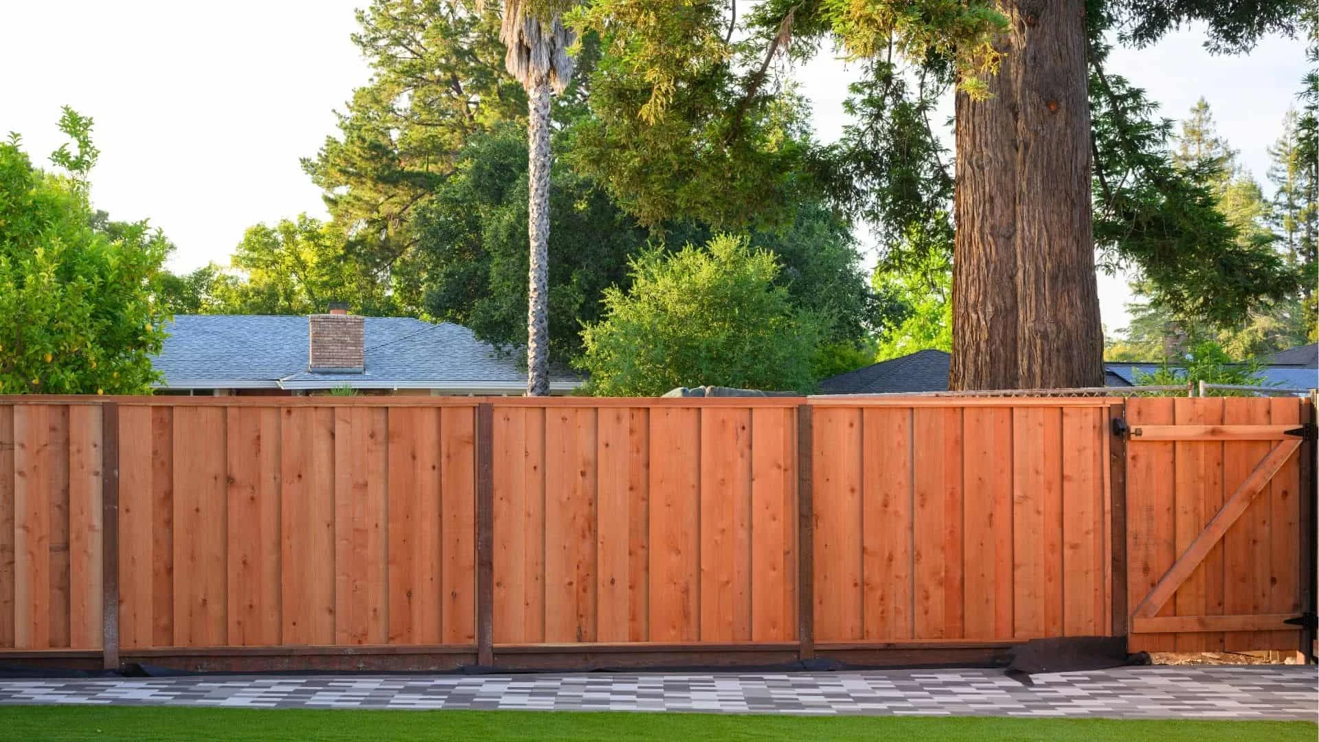 Pensacola’s Go-To Wood Fence Contractors Near Me