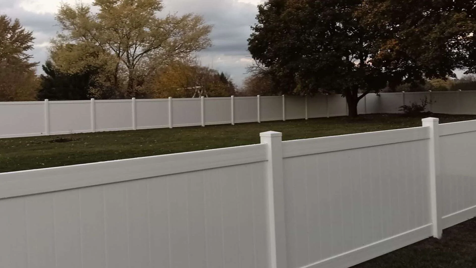 Finding The Perfect Solid Vinyl Fencing In Cleveland