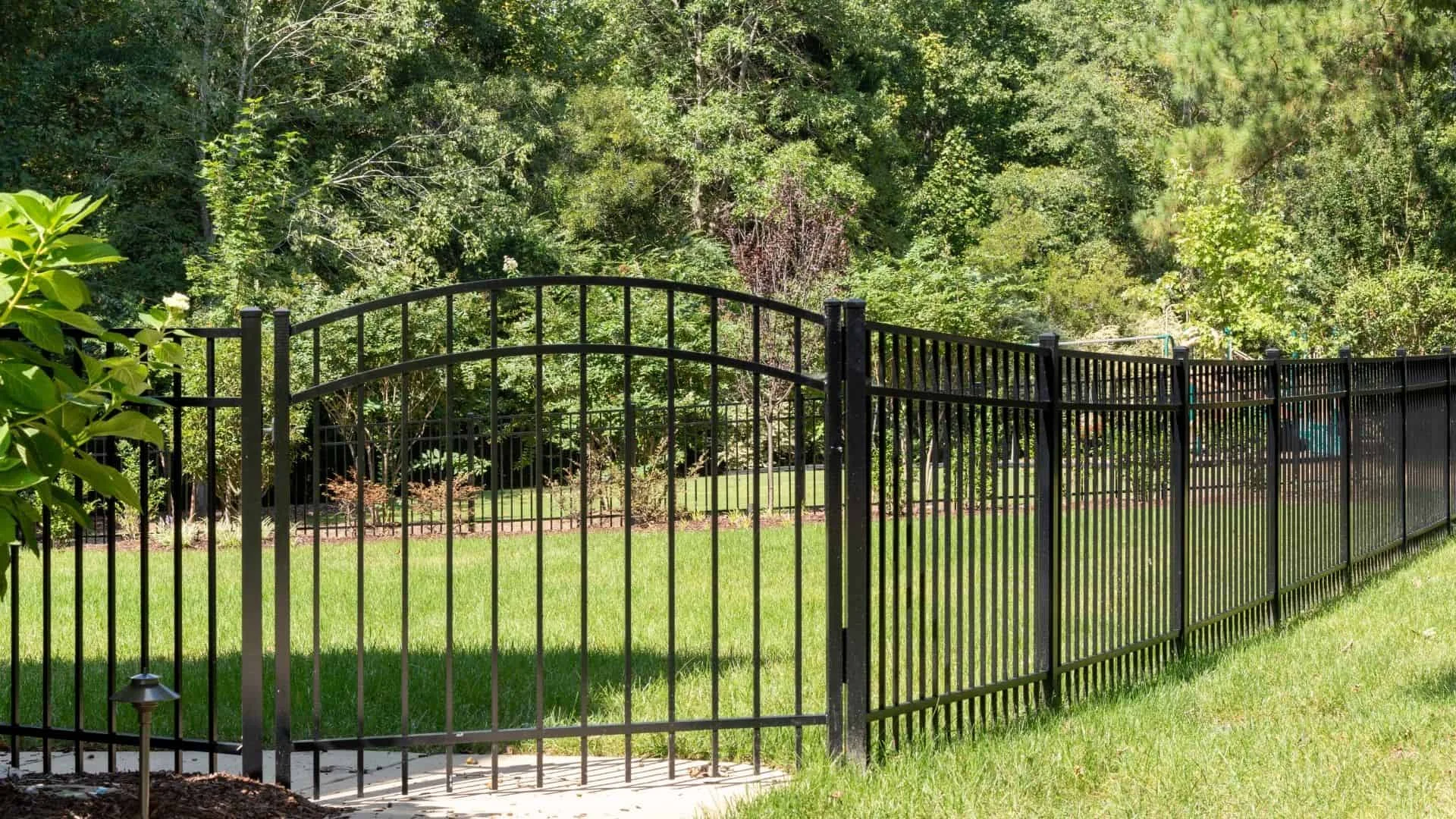 Need Security Fencing Installation Near Me? Call Columbus Experts