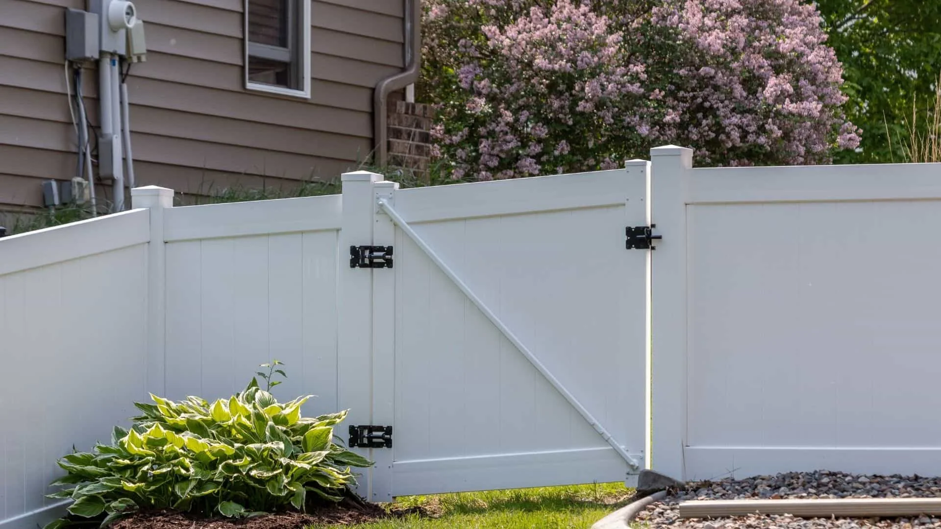 Dalton Fence Company: Choosing the Right Fence for Northern Georgia’s Climate