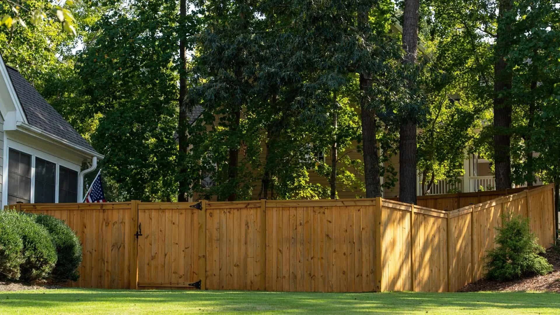 Cedar Fencing Company Near Me – Build the Perfect Fence for Your Home