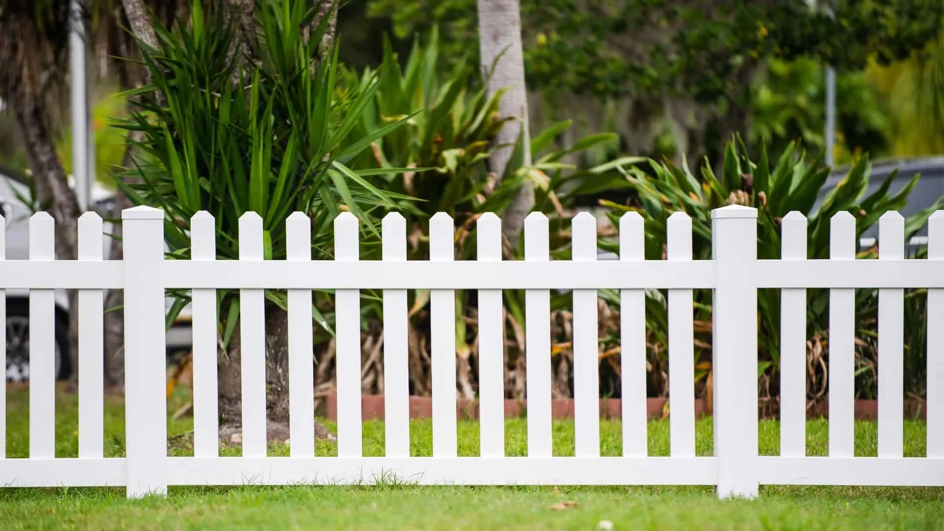 Why Are Florida Homeowners Choosing Polyvinyl Chloride Fences?